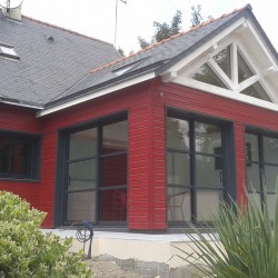 Extension d'un pavillon ossature bois rouge